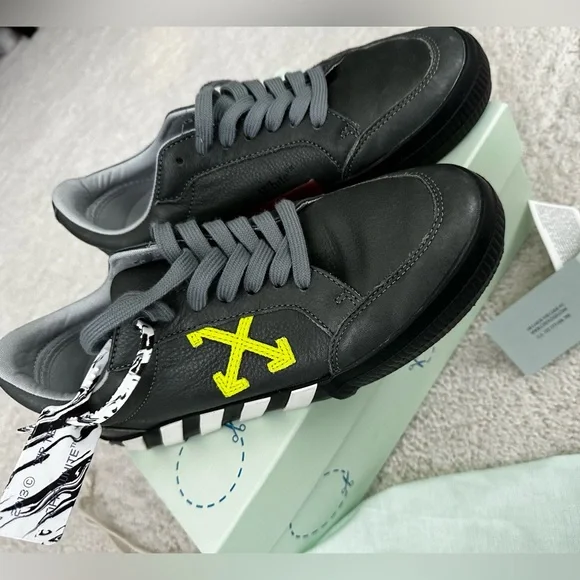 Off -White - Picture 5 of 5